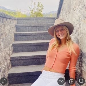 Meet your Posher, Rose